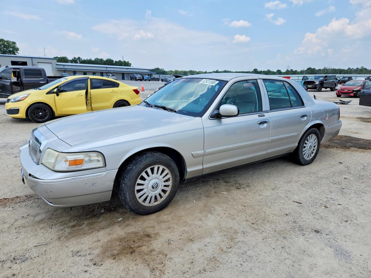 2007 Mercury Grand Marquis LS, VIN 2MEFM75V17X618983 — Mechanical
