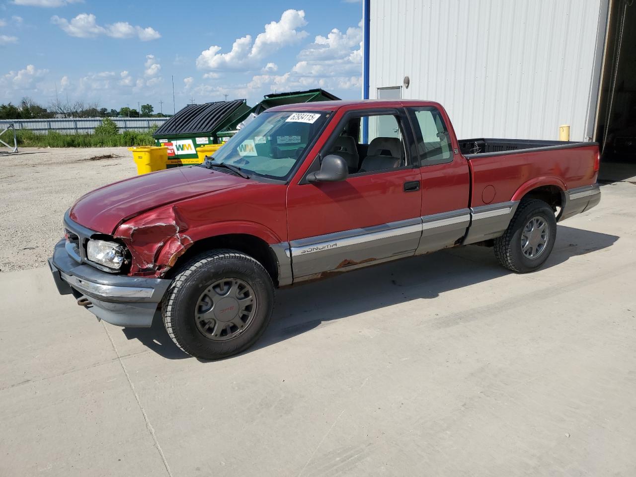 1994 GMC Sonoma SLS, VIN 1GTDT19W0R8515617 — Front end