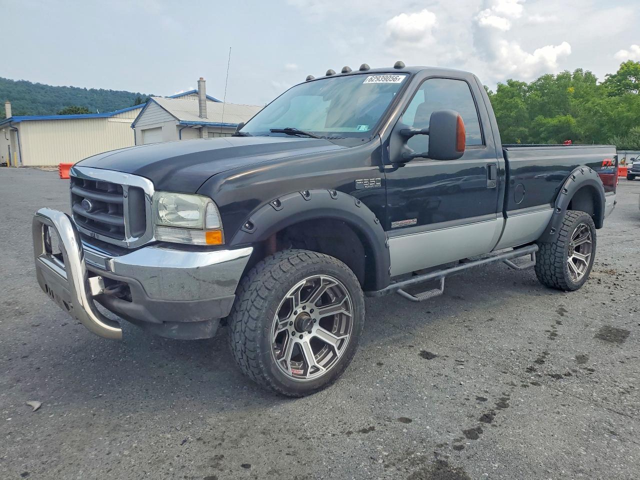2004 Ford F-350, VIN 1FTSF31P34EA15007 — Minor dents and scratches