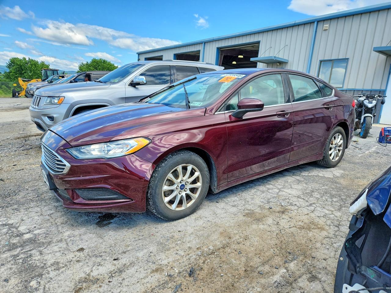 2017 Ford Fusion S, VIN 3FA6P0G75HR138420 — Front end