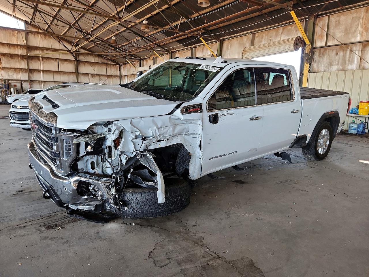 2022 GMC Sierra 2500HD SLT, VIN 1GT49NEY4NF201634 — Front end