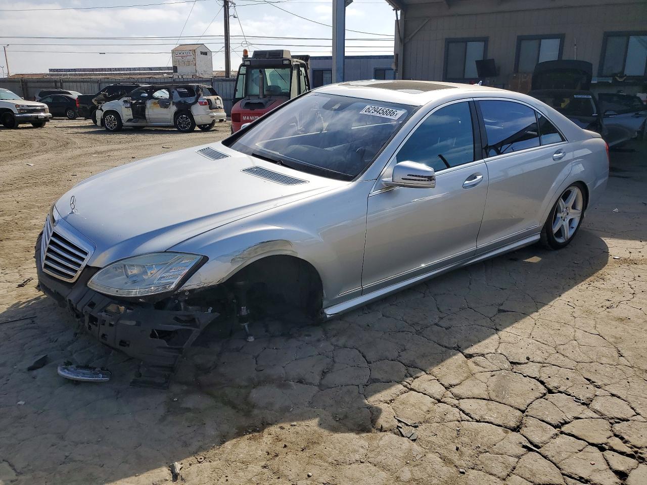 2011 Mercedes-Benz S 550, VIN WDDNG7BB8BA386842 — Front end