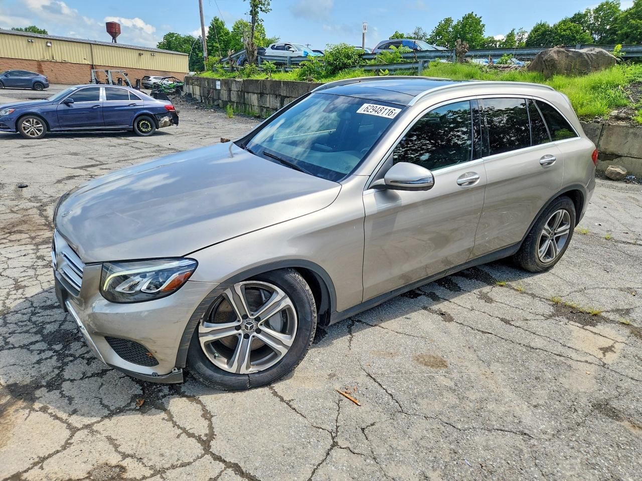 2019 Mercedes-Benz GLC 300, VIN WDC0G4KB1KF658731 — Перед