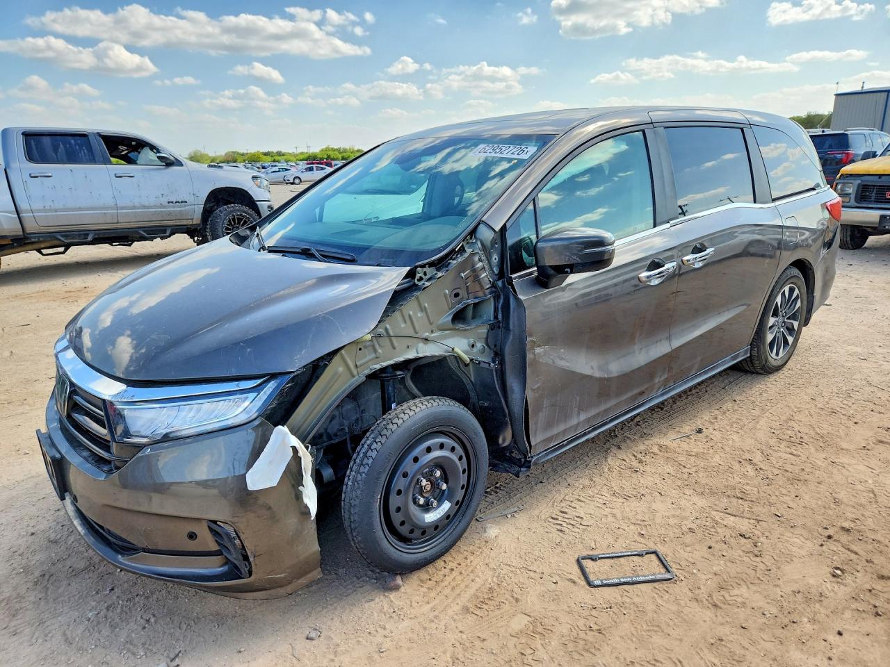 2022 Honda Odyssey EX-L, VIN 5FNRL6H78NB041097 — Front end