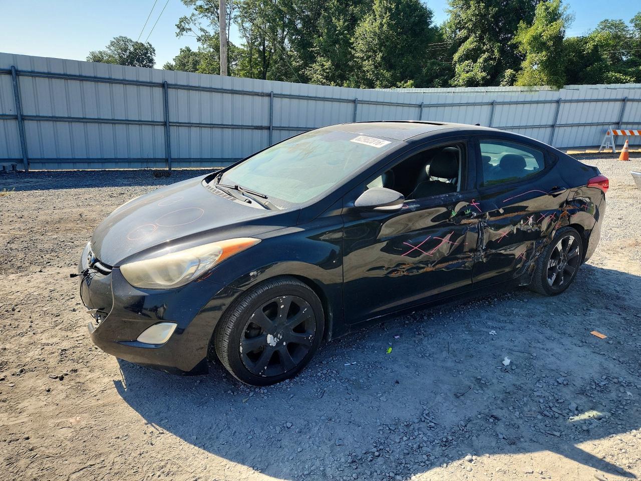 2013 Hyundai Elantra GLS, VIN 5NPDH4AEXDH315893 — Vandalism