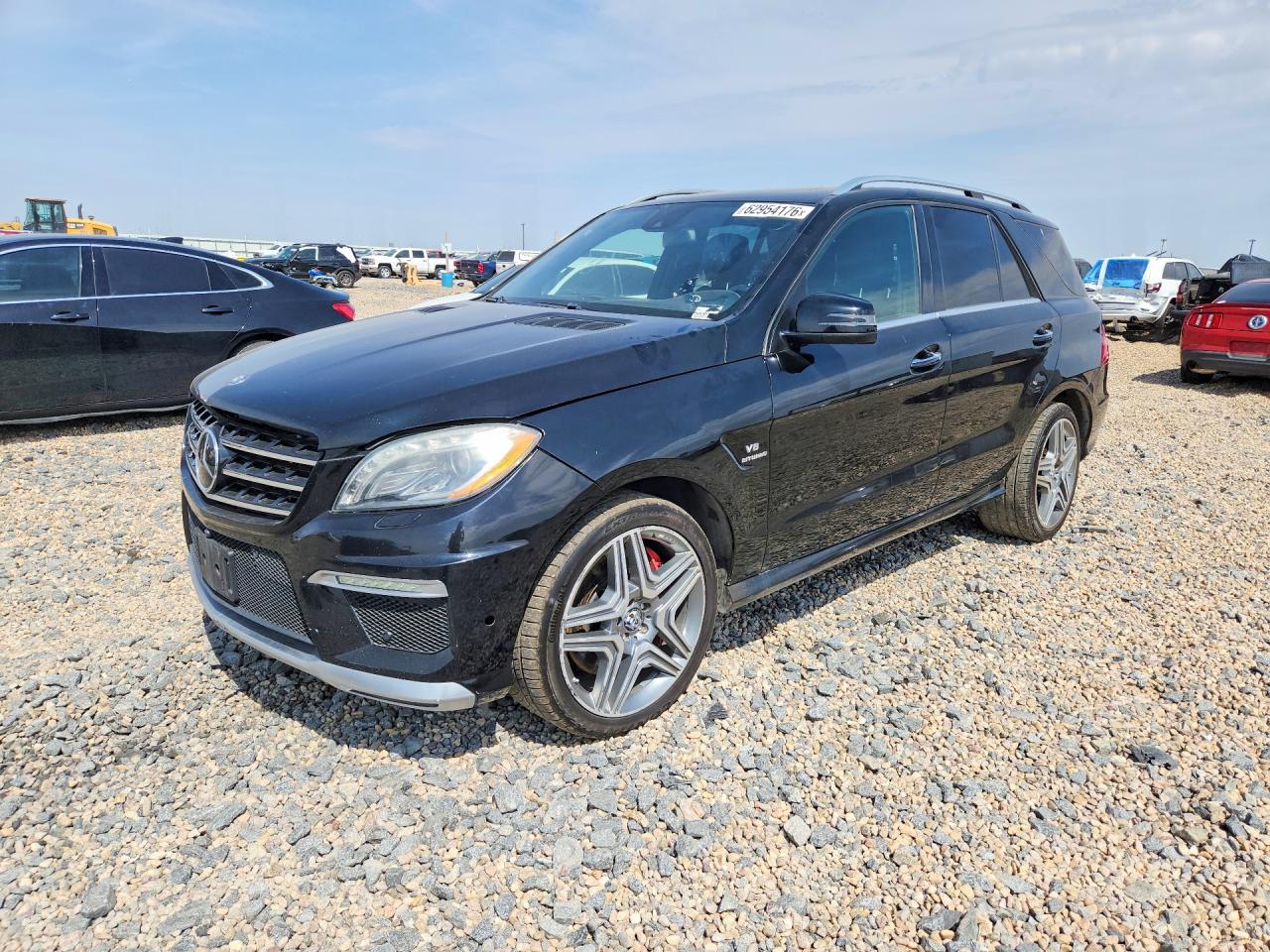 2015 Mercedes-Benz M 63 AMG, VIN 4JGDA7EB6FA567555 — Minor dents and scratches