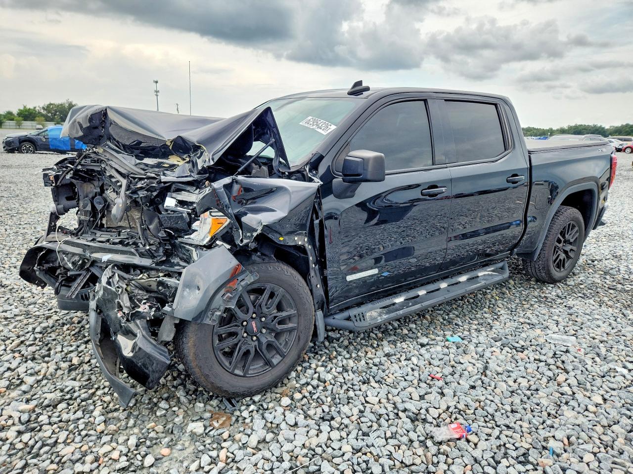 2021 GMC Sierra 1500 Elevation, VIN 3GTU9CET1MG368653 — Перед
