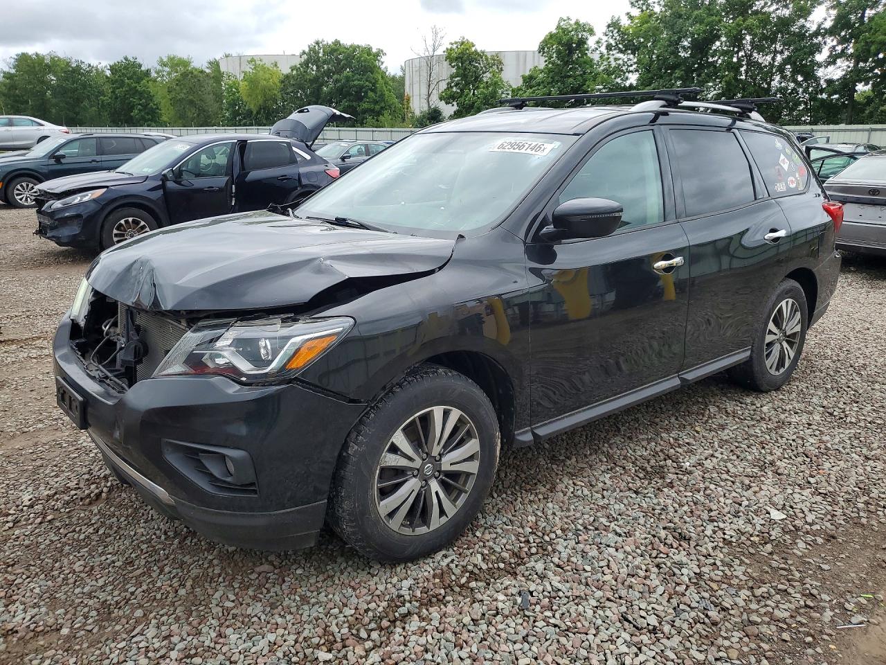 2017 Nissan Pathfinder SL, VIN 5N1DR2MM1HC650221 — Перед