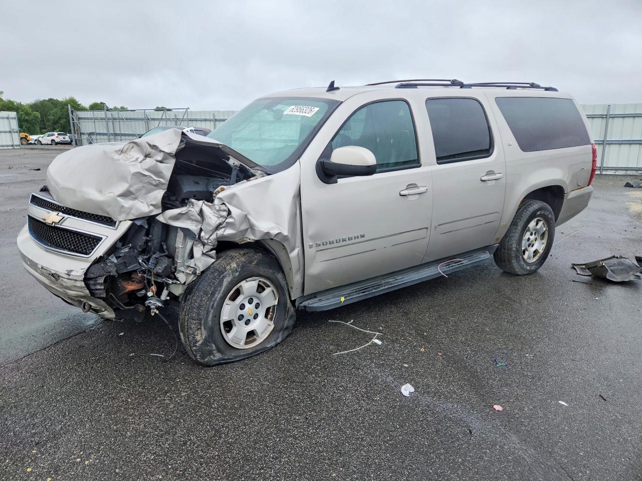 2009 Chevrolet Suburban 2LT, VIN 1GNFK26309R248248 — Front end