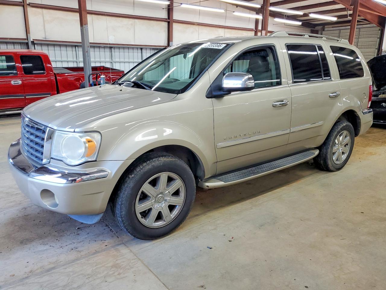 2009 Chrysler Aspen Limited, VIN 1A8HX58P79F708553 — Зад