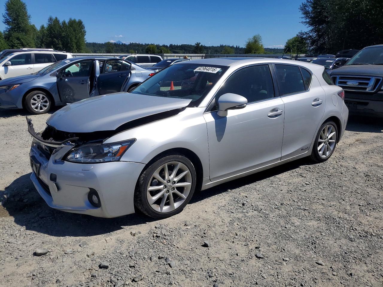 2012 Lexus CT 200h Premium, VIN JTHKD5BH8C2069801 — Front end