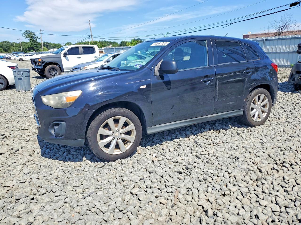 2013 Mitsubishi Outlander ES, VIN 4A4AR3AU4DE018600 — Minor dents and scratches