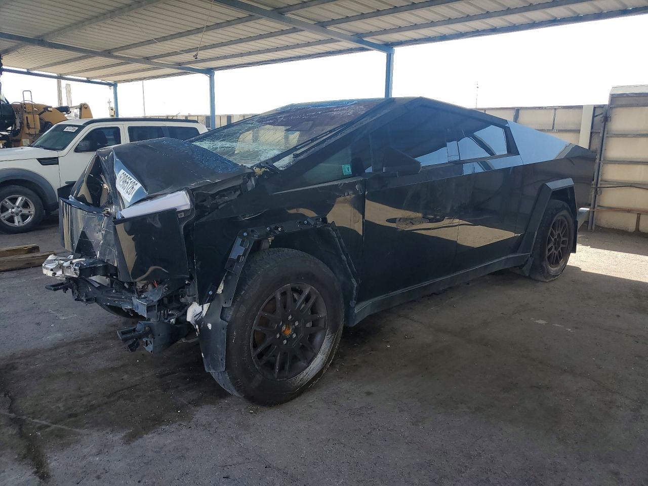 2025 Tesla Cybertruck, VIN 7G2CEHED2SA066069 — Front end