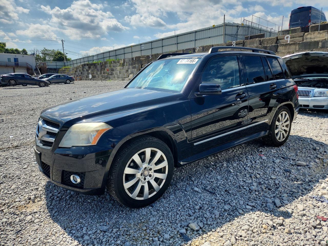 2010 Mercedes-Benz GLK 350, VIN WDCGG8HB7AF446041 — Minor dents and scratches
