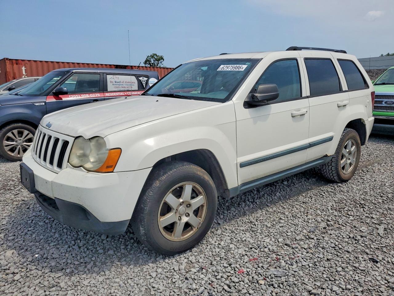 2009 Jeep Grand Cherokee Laredo, VIN 1J8GR48K99C502091 — Normal wear