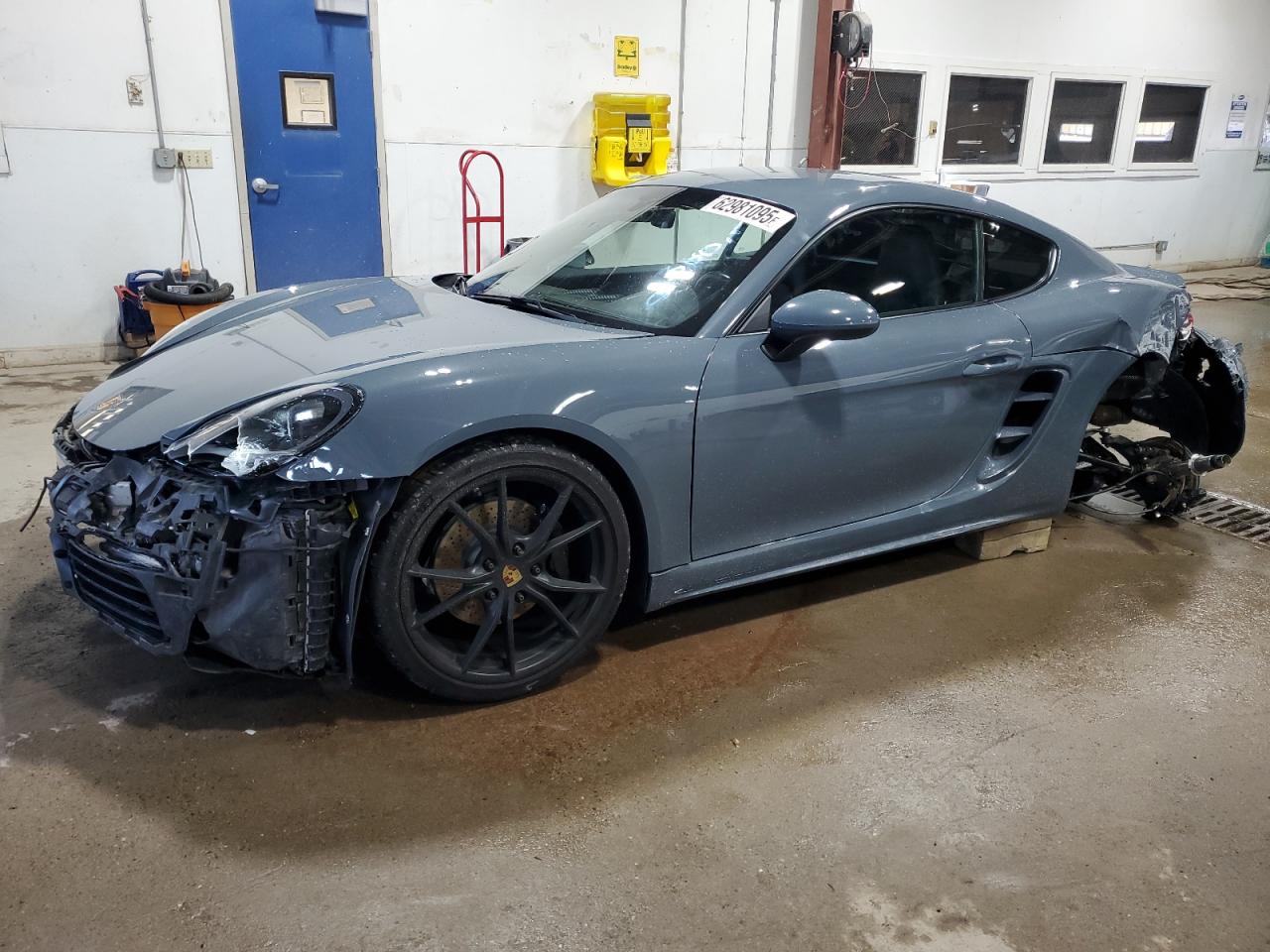 2017 Porsche 718 Cayman, VIN WP0AA2A86HS270870 — Rear end