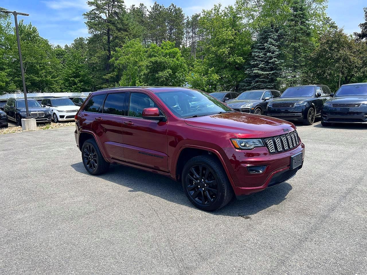 2021 Jeep Grand Cherokee Laredo X, VIN 1C4RJFAGXMC581014 — Minor dents and scratches