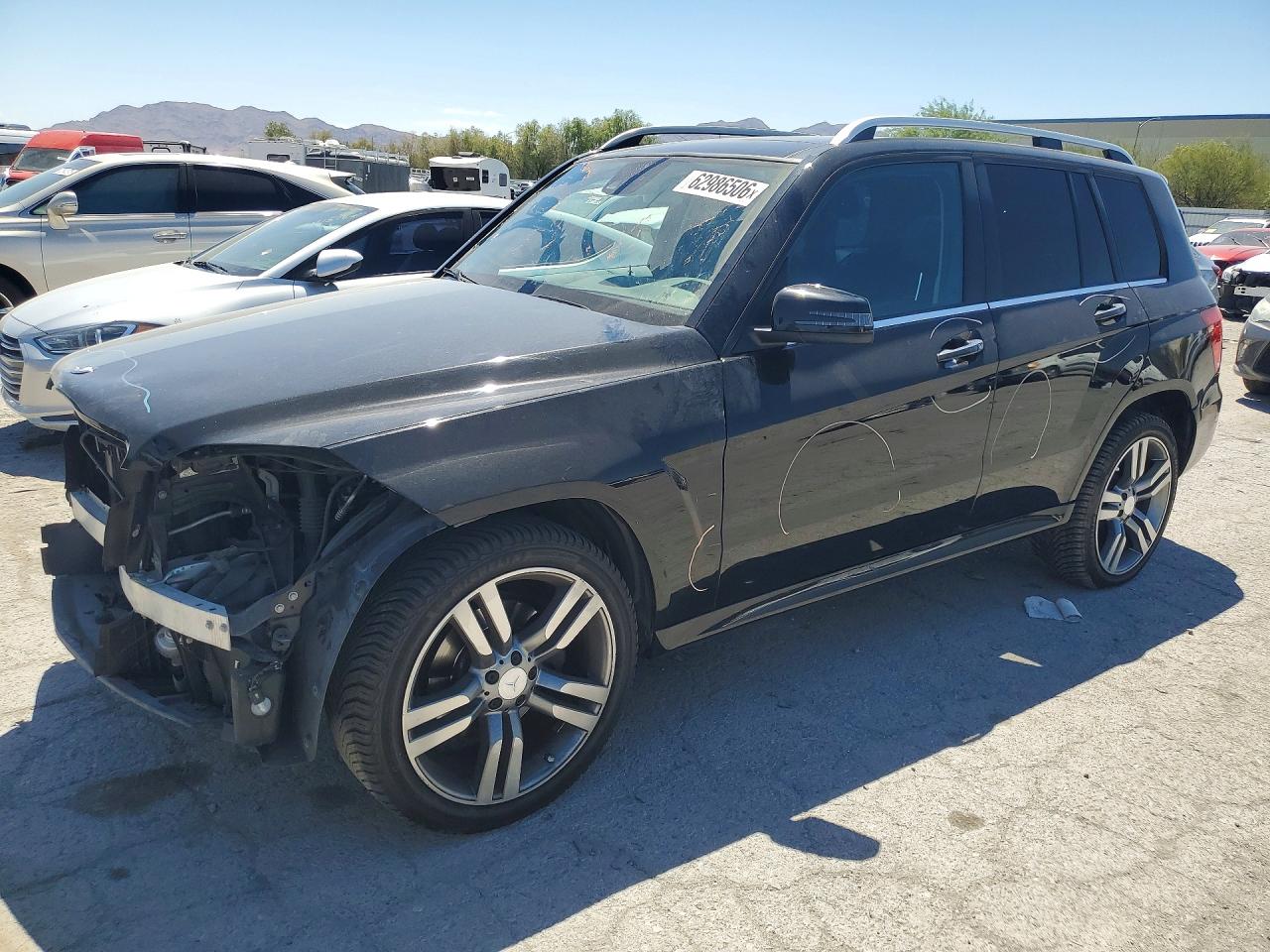 2015 Mercedes-Benz GLK 350, VIN WDCGG8JB6FG346590 — Front end