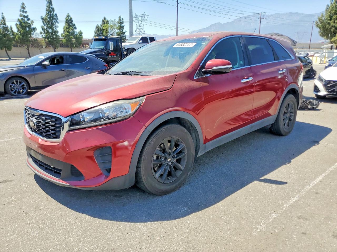 2019 Kia Sorento LX, VIN 5XYPG4A53KG559373 — Front end