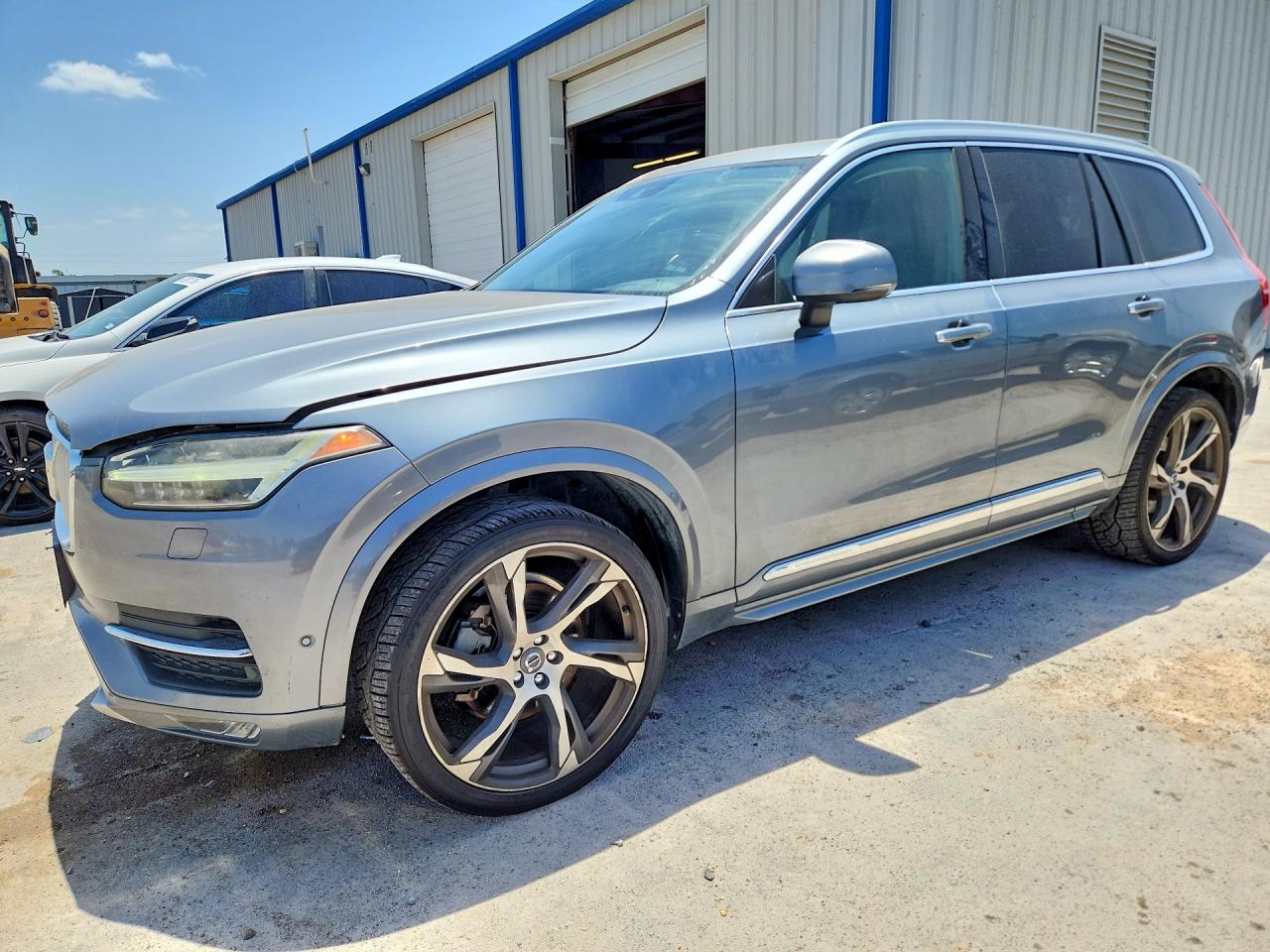 2016 Volvo XC90 T6 Inscription, VIN YV4A22PL8G1014479 — Minor dents and scratches