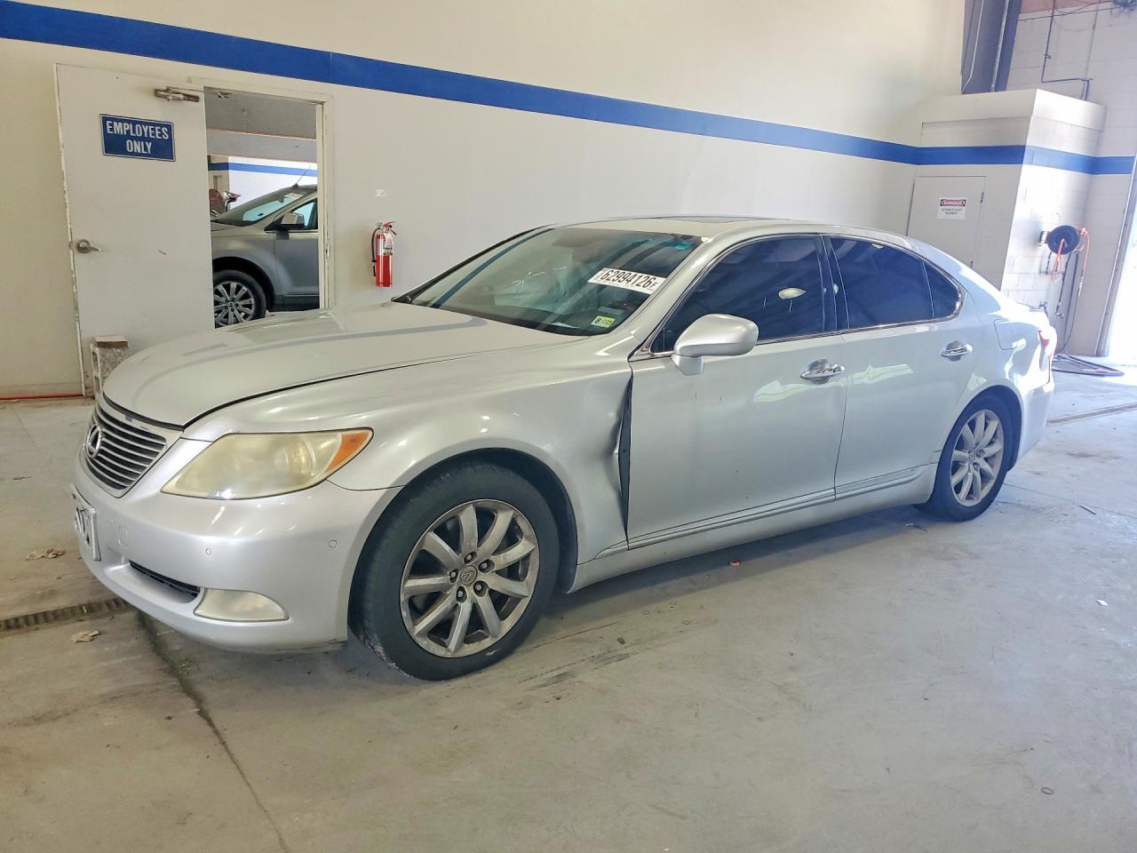 2007 Lexus LS 460, VIN JTHBL46FX75017709 — Side