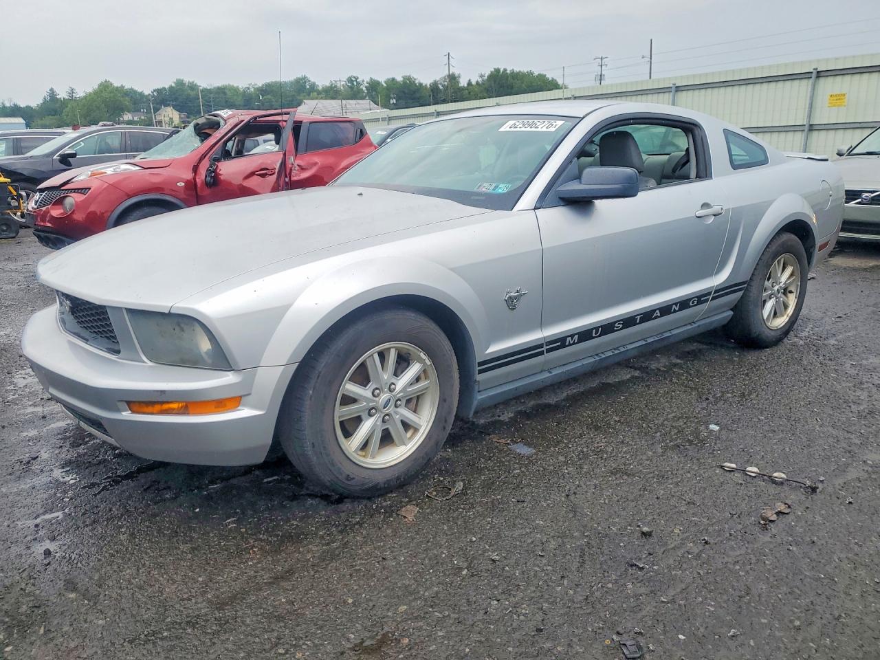 2009 Ford Mustang, VIN 1ZVHT80N895104804 — Minor dents and scratches