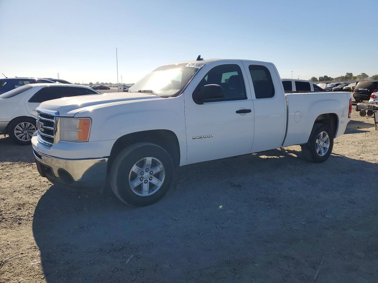 2013 GMC Sierra 1500 SLE, VIN 1GTR1VE03DZ372962 — Rear end