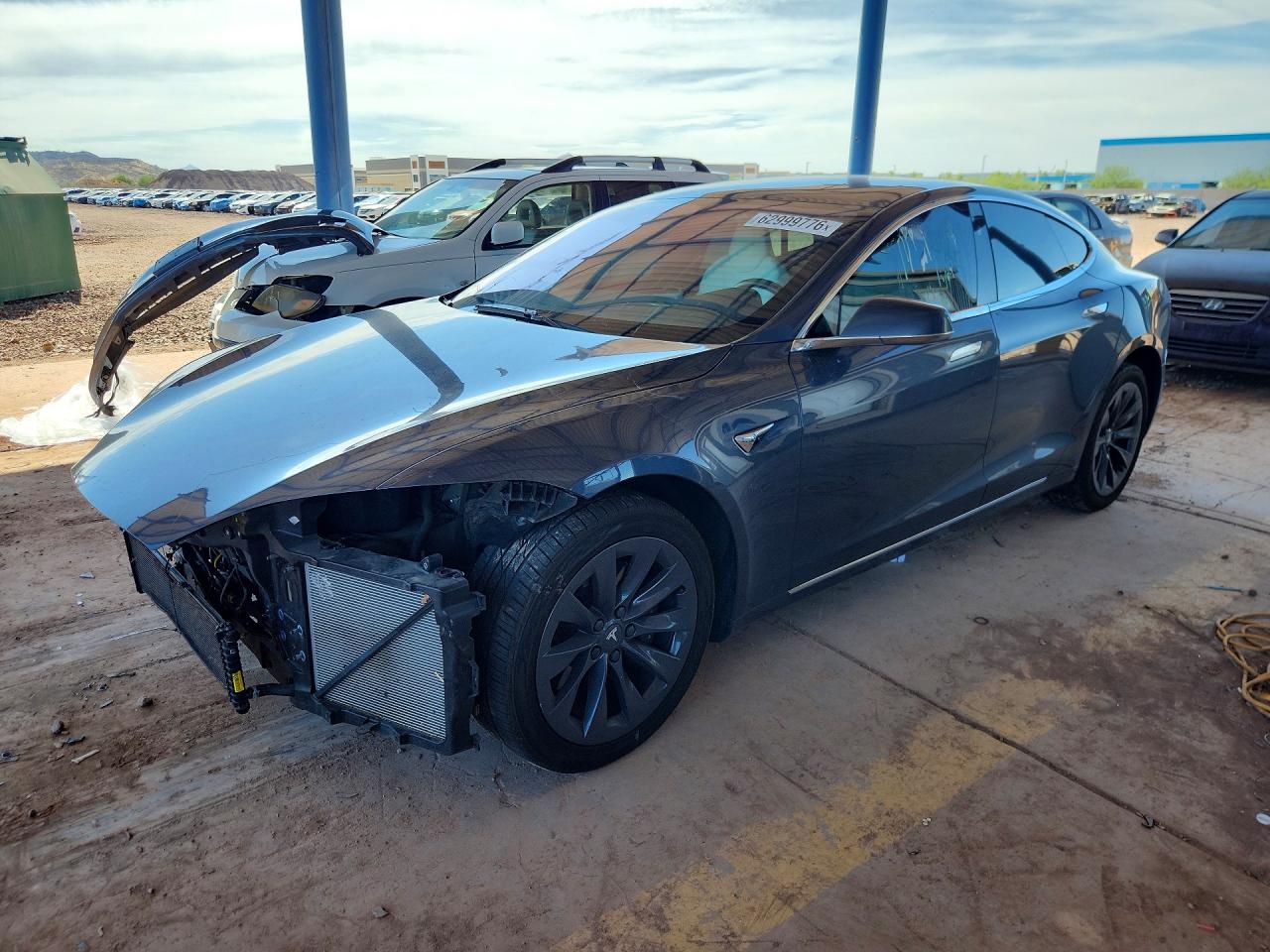 2019 Tesla Model S 75D, VIN 5YJSA1E25KF306024 — Front end