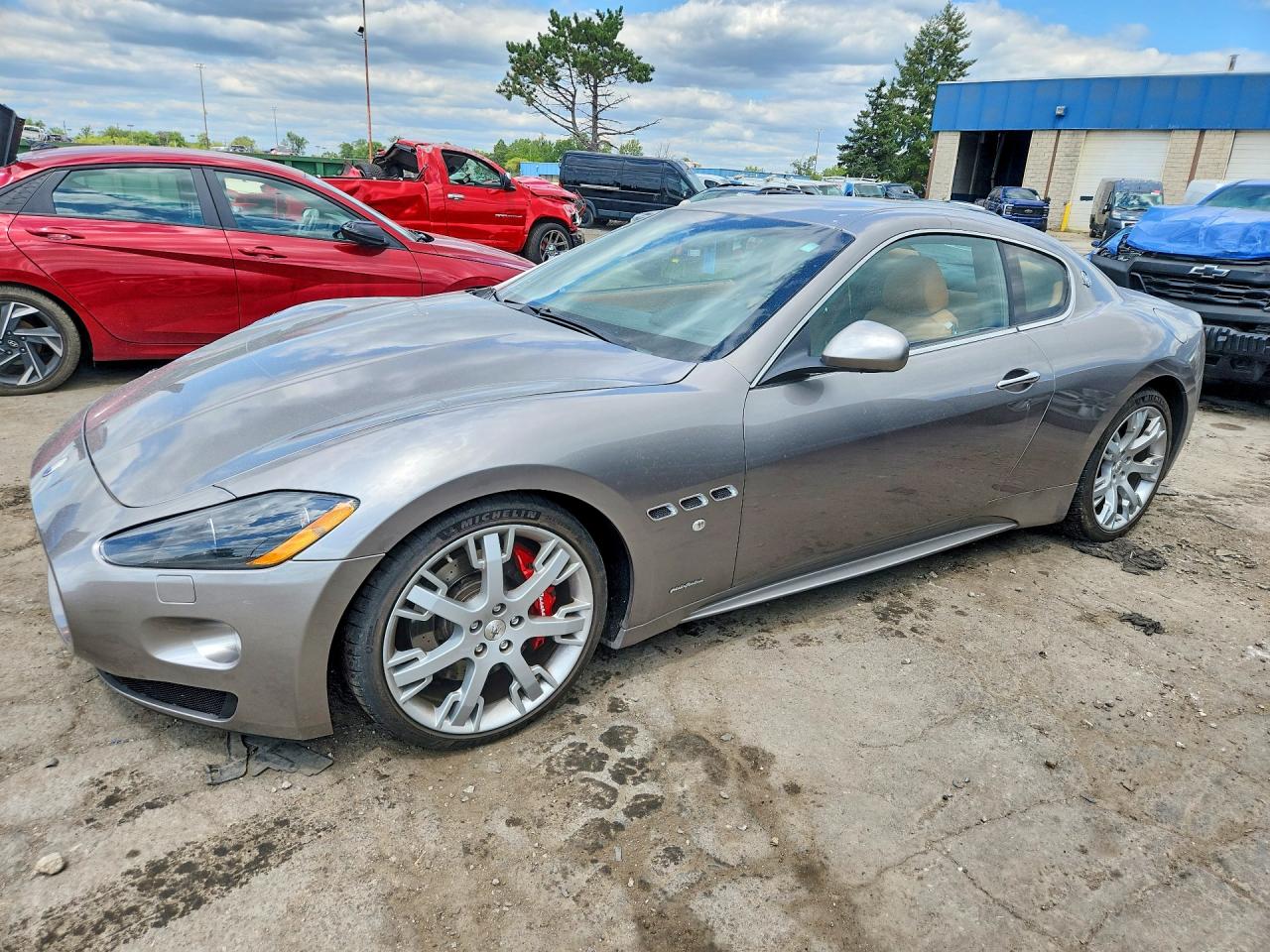 2009 Maserati GranTurismo, VIN ZAMHJ45A690046739 — Front end