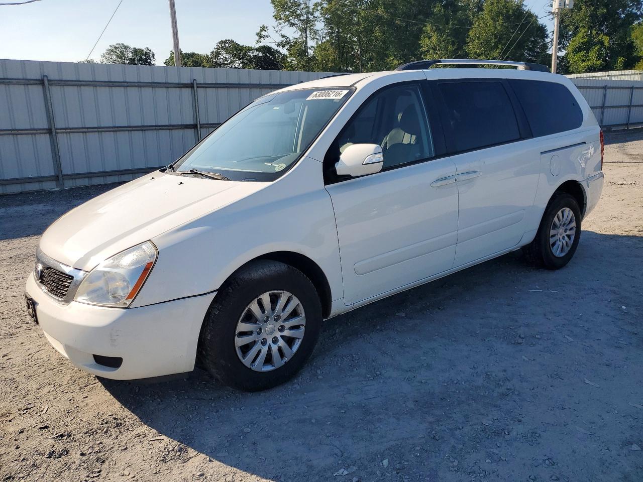 2012 Kia Sedona LX, VIN KNDMG4C75C6440584 — Front end