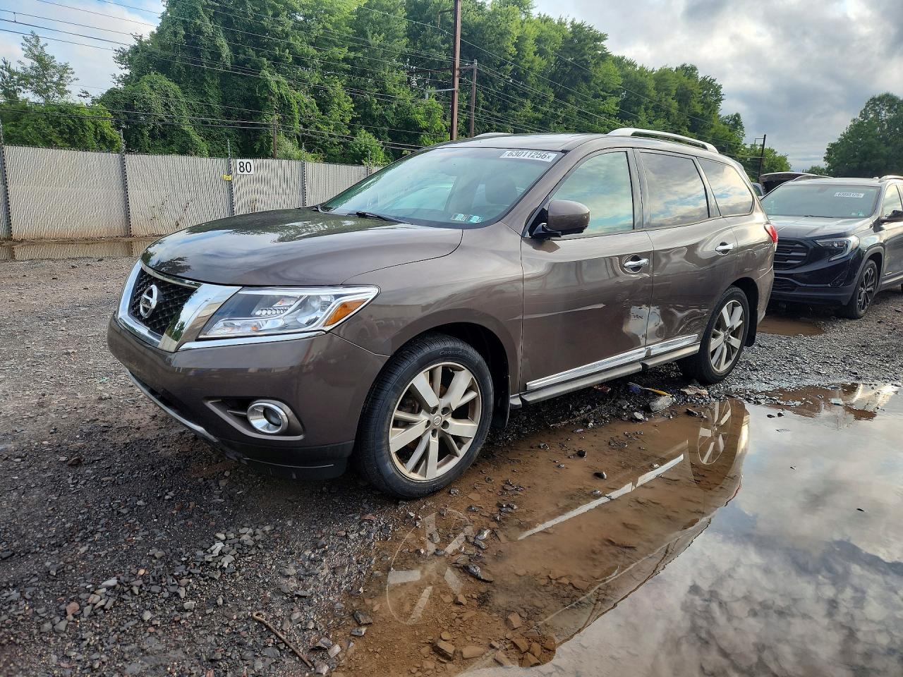 2016 Nissan Pathfinder Platinum, VIN 5N1AR2MM9GC636794 — Механическое
