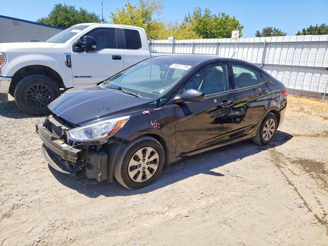 2017 Hyundai Accent SE, VIN KMHCT4AE8HU335108 — Перед