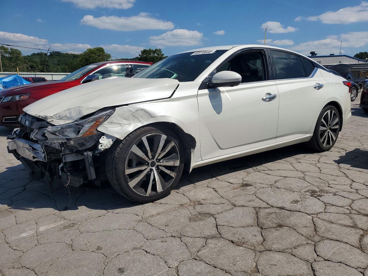 2020 Nissan Altima Platinum, VIN 1N4BL4FV6LN304361 — Front end