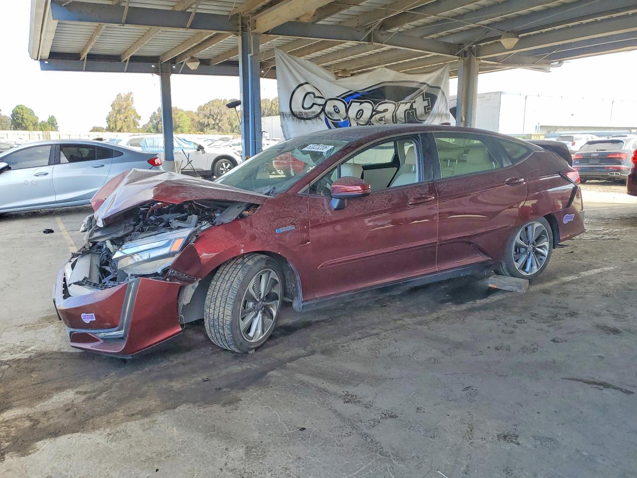 2018 Honda Clarity, VIN JHMZC5F1XJC021433 — Front end