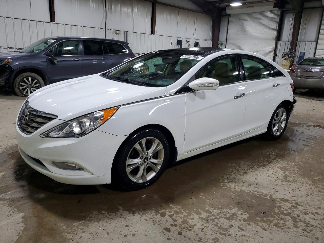 2013 Hyundai Sonata SE, VIN 5NPEC4AC9DH606788 — Rear end
