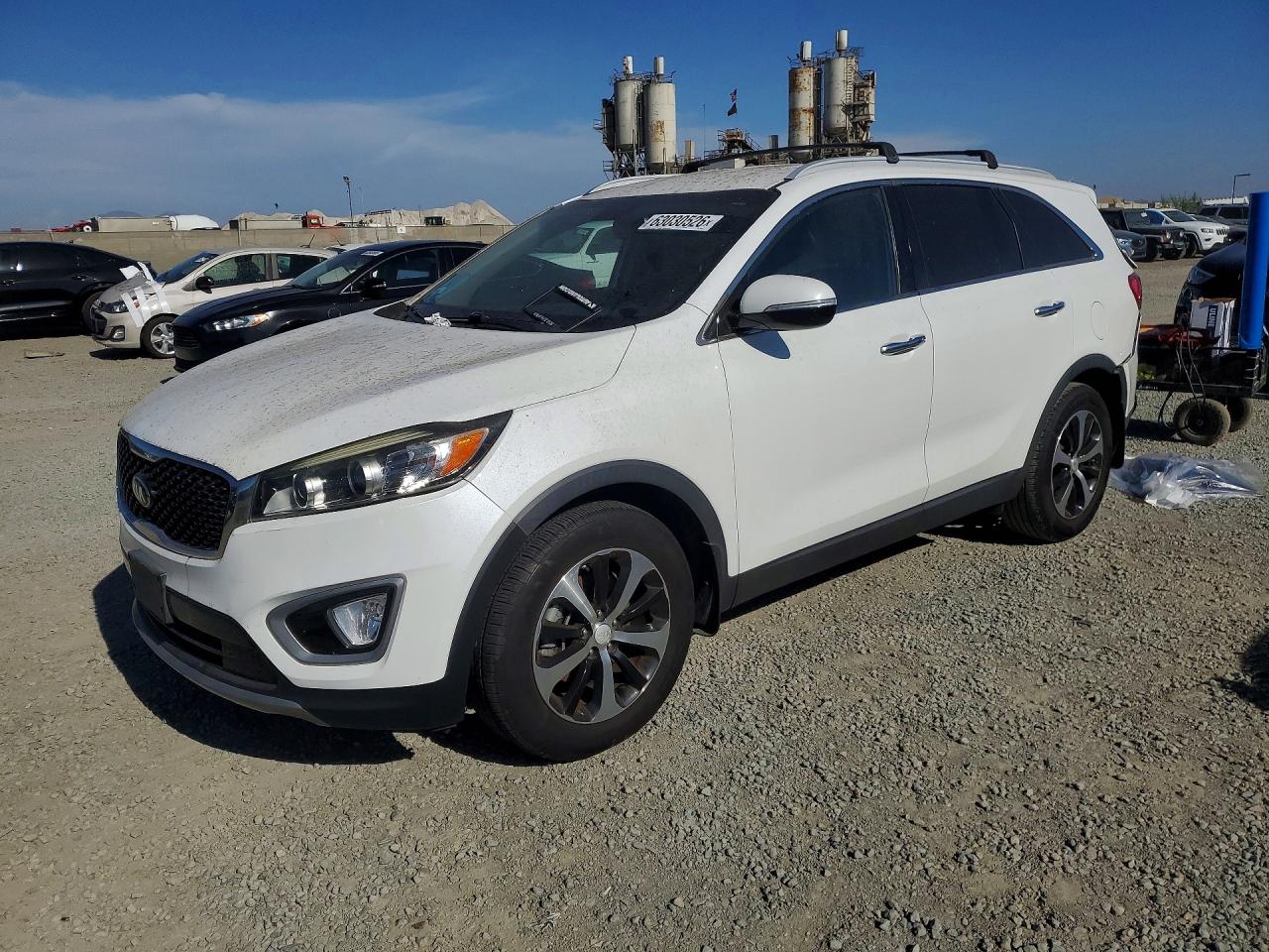 2017 Kia Sorento EX, VIN 5XYPH4A14HG296328 — Rear end