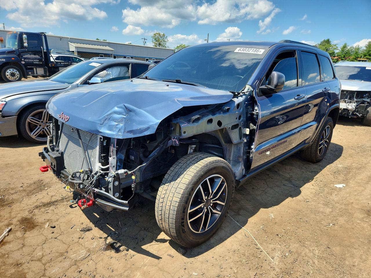 2020 Jeep Grand Cherokee Trailhawk, VIN 1C4RJFLG1LC263018 — Front end