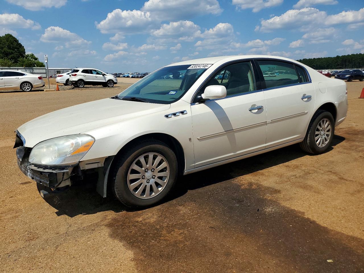 2008 Buick Lucerne CX, VIN 1G4HP57268U153114 — Перед