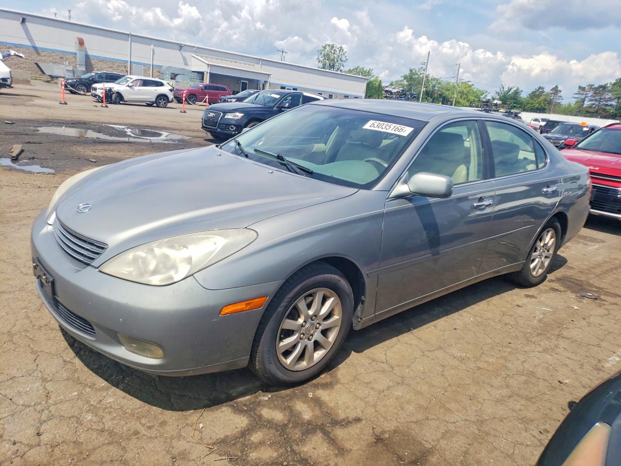 2002 Lexus ES 300, VIN JTHBF30G225024455 — Бок