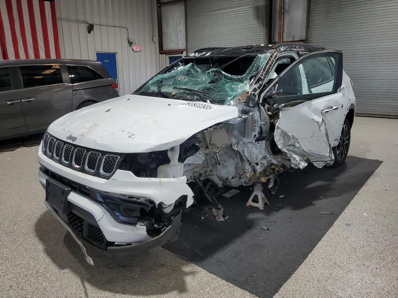 2023 Jeep Compass Limited, VIN 3C4NJDCN9PT569203 — Front end
