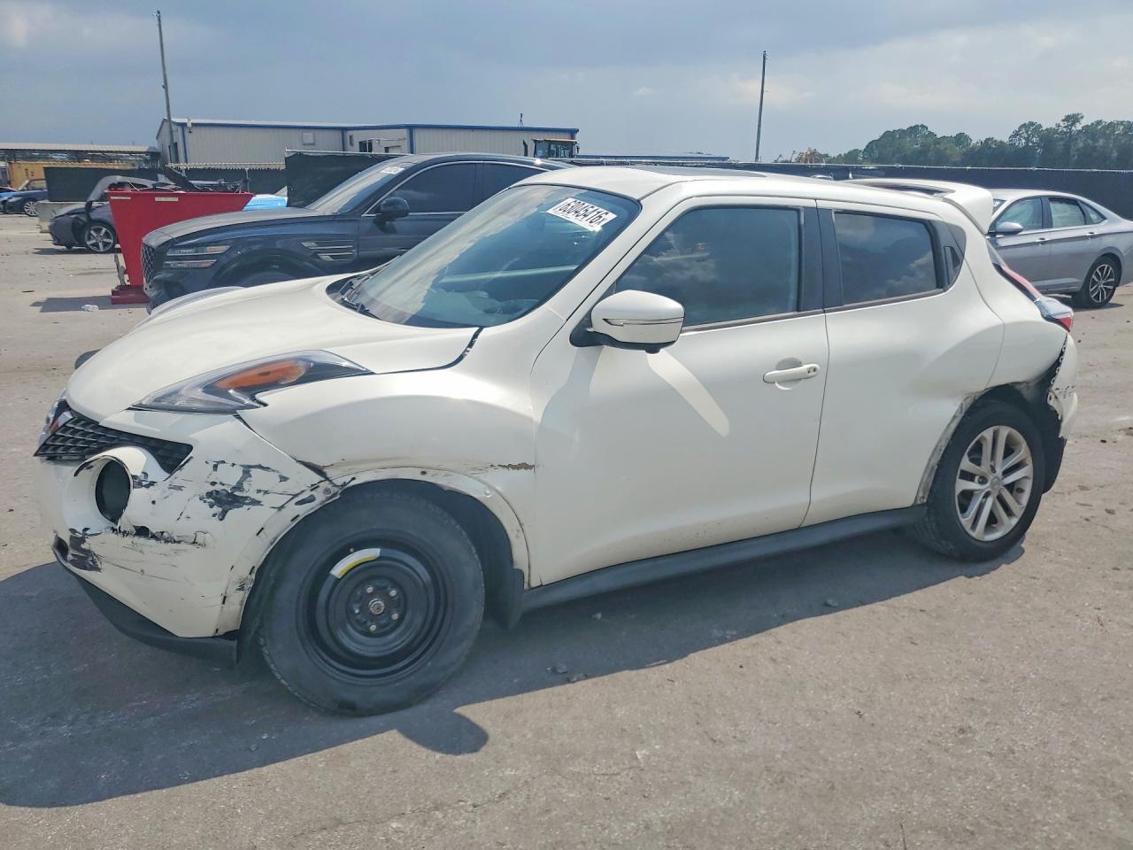 2015 Nissan Juke SV, VIN JN8AF5MV0FT553670 — Front end