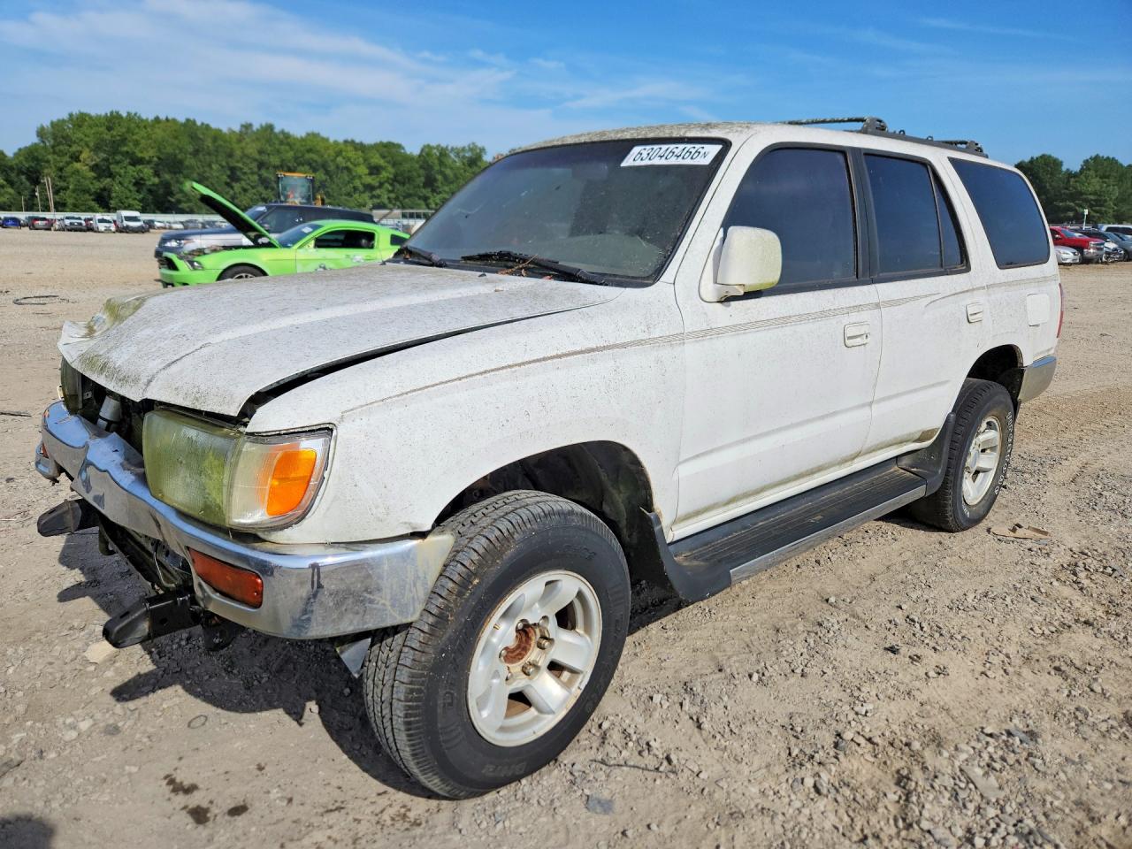 1996 Toyota 4Runner SR5, VIN JT3GN86R6T0015194 — Front end