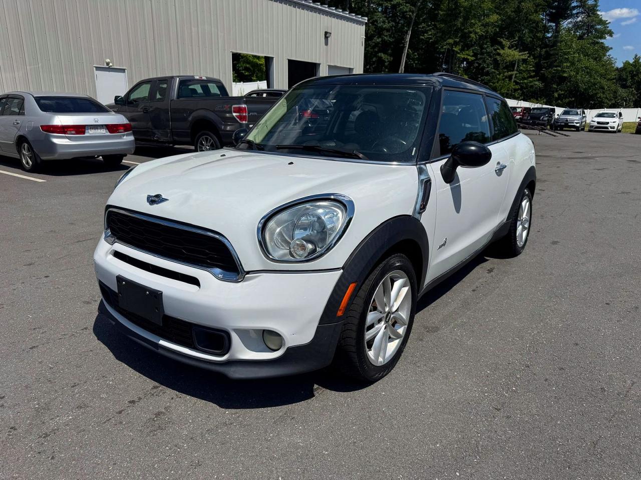 2014 MINI Paceman S, VIN WMWSS7C57EWN71733 — Minor dents and scratches