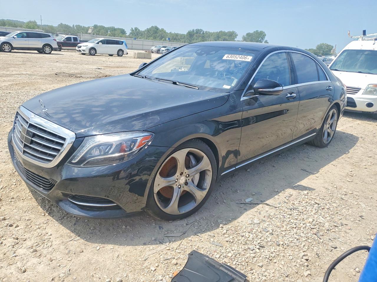 2015 Mercedes-Benz S 550, VIN WDDUG8FBXFA151988 — Minor dents and scratches