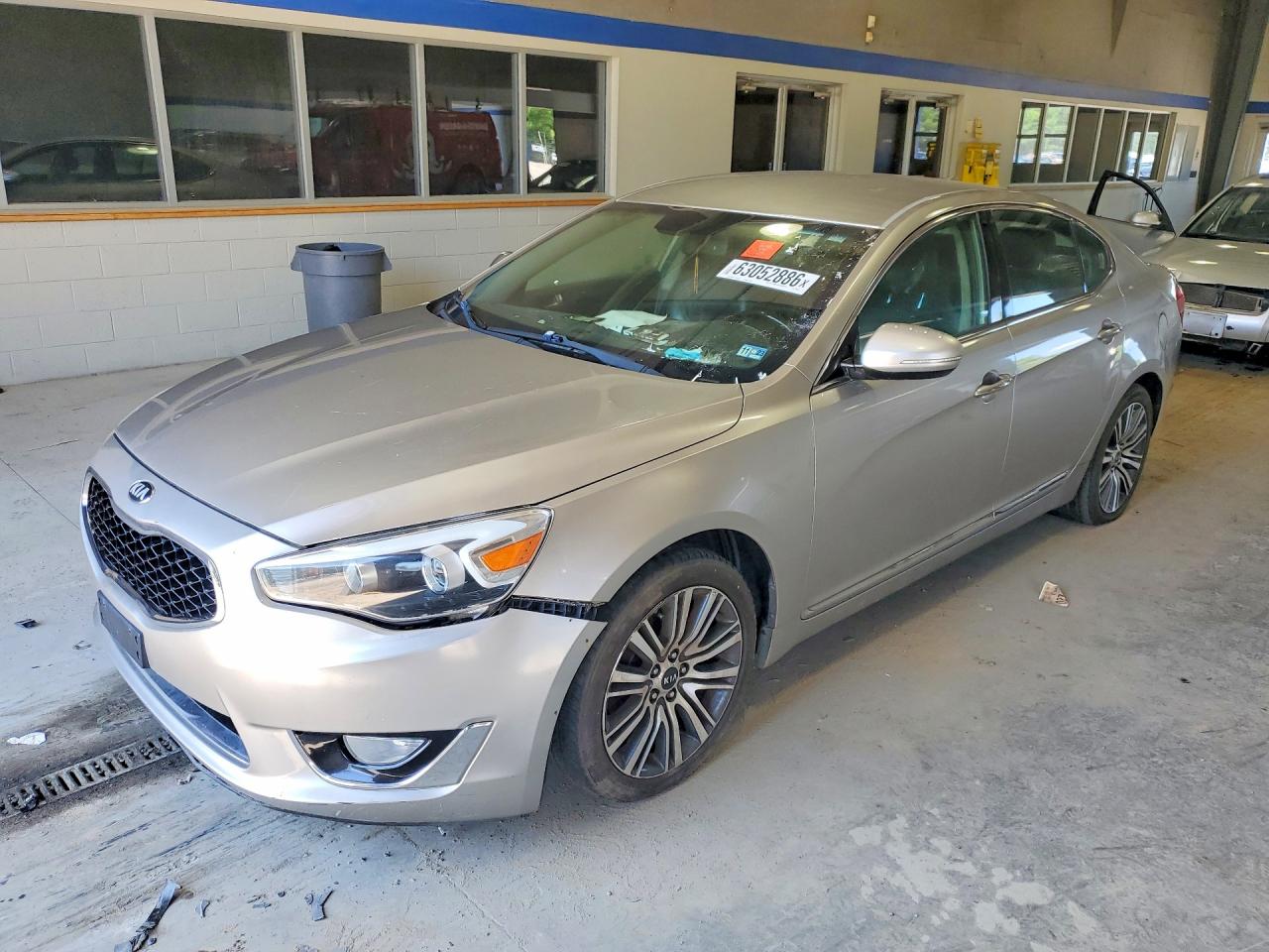 2014 Kia Cadenza Premium, VIN KNALN4D78E5128667 — Front end
