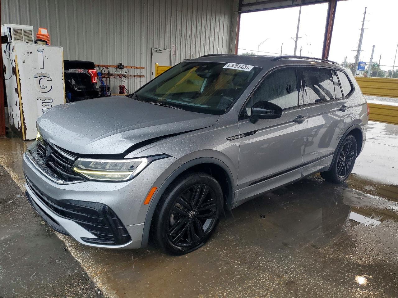 2022 Volkswagen Tiguan SE R-Line Black, VIN 3VVCB7AX4NM022245 — Front end