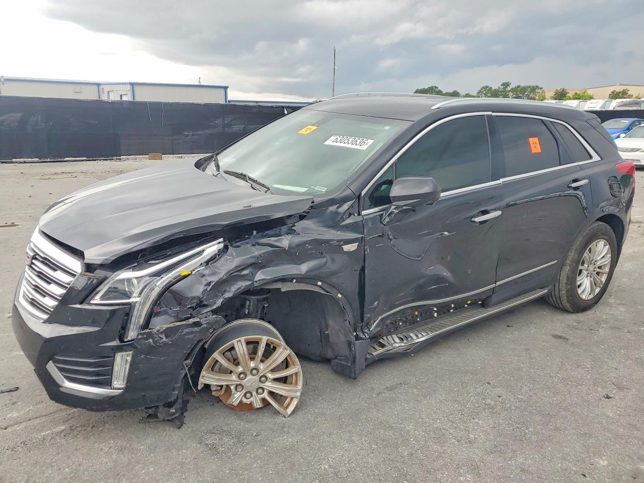 2018 Cadillac XT5 FWD, VIN 1GYKNARS9JZ238179 — Front end