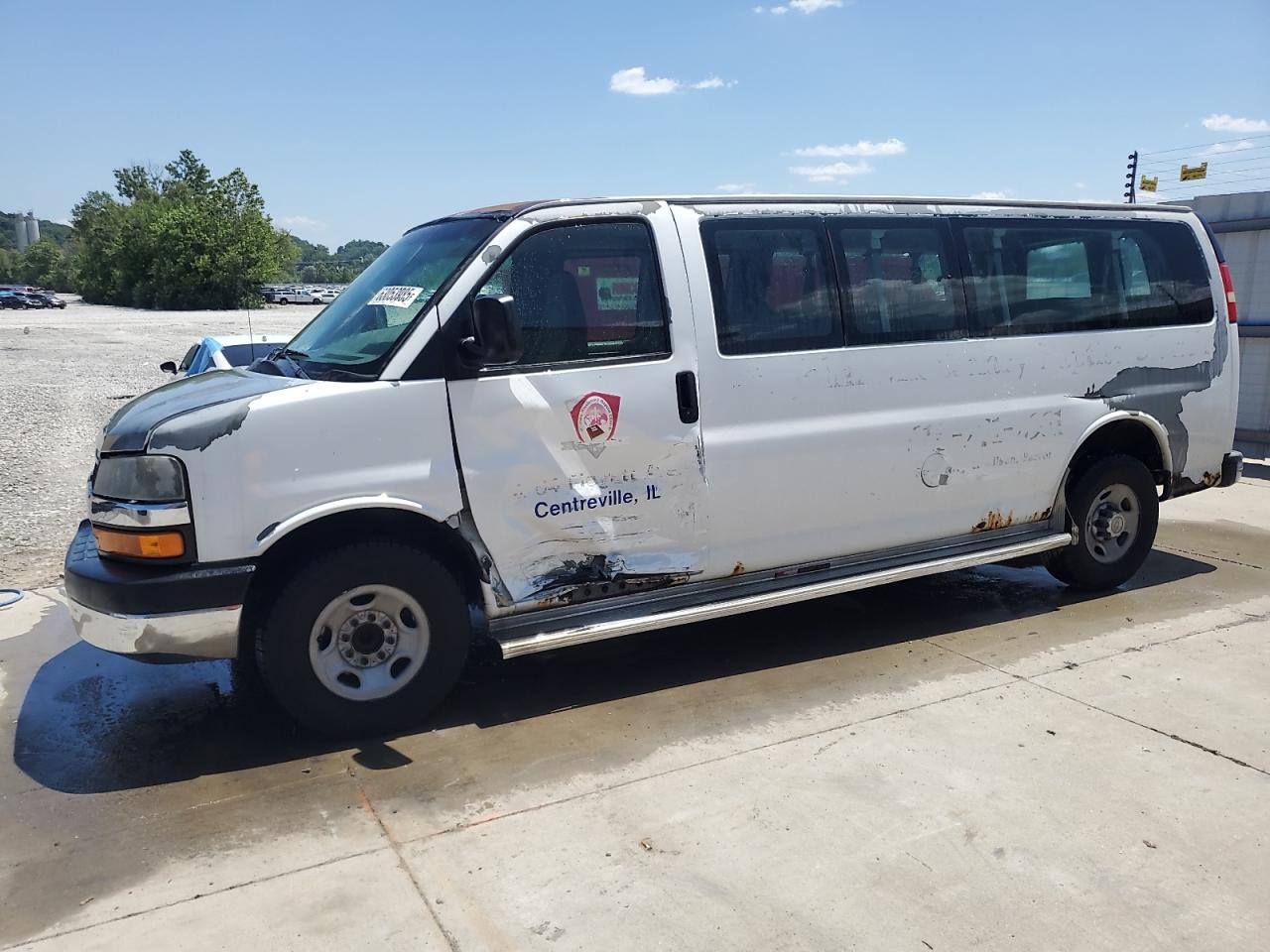 2007 Chevrolet Express Passenger, VIN 1GAHG39U271246650 — Side