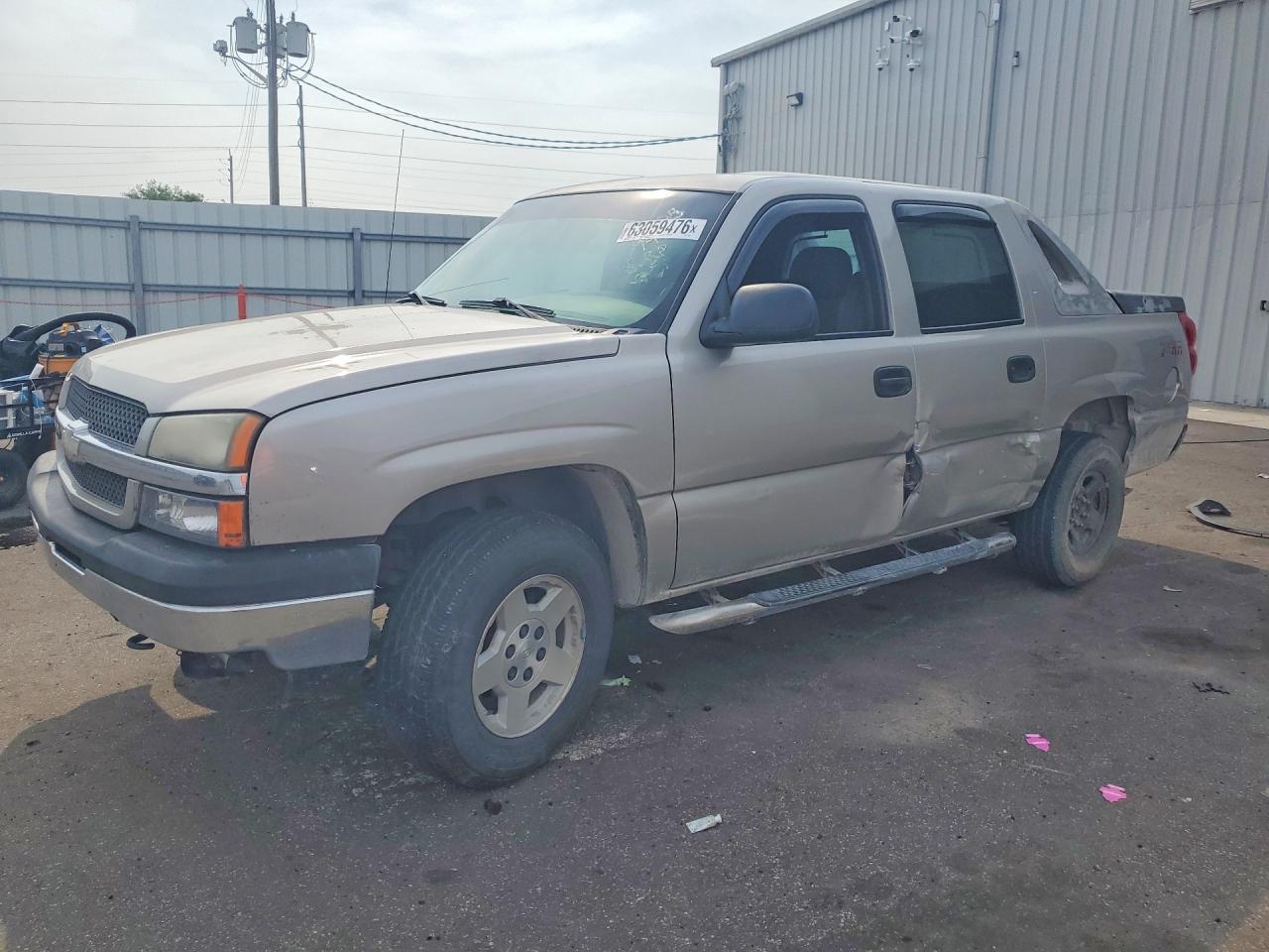 2004 Chevrolet Avalanche Z66, VIN 3GNEC12T04G160317 — Бок