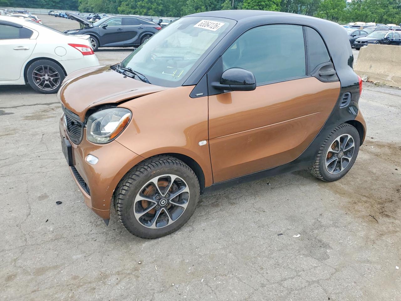 2016 Smart fortwo Passion, VIN WMEFJ5DA1GK052308 — Minor dents and scratches
